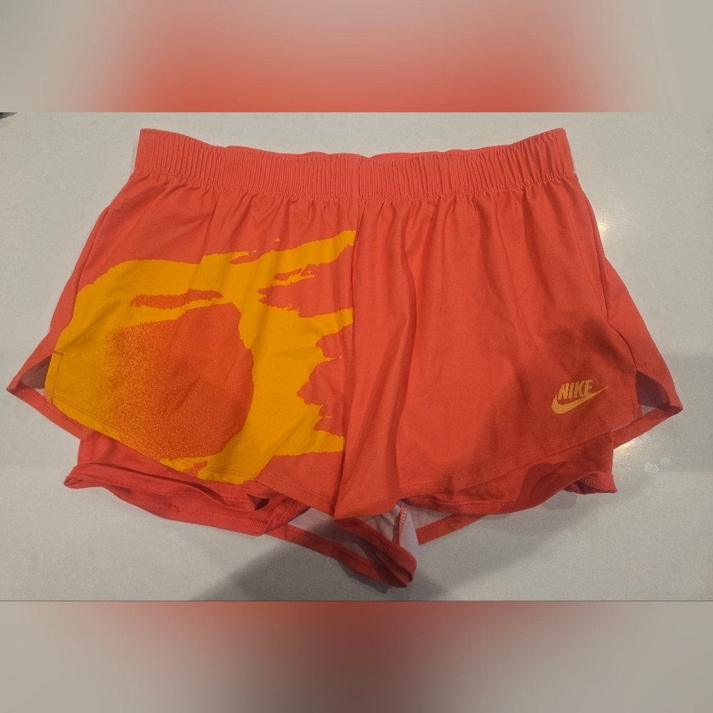Nike Women’s Sports Shorts Set Of 3 Size Large - Picture 6 of 14